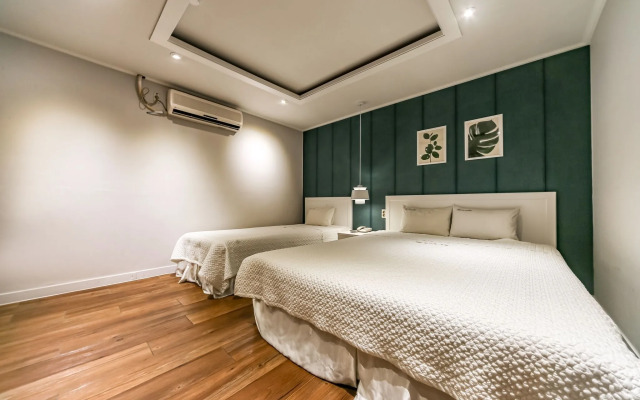 Pohang Daedodong White