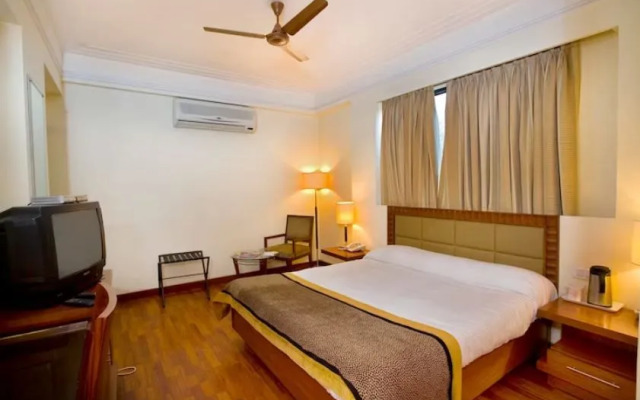 SCOOVEY The BMK Hotel