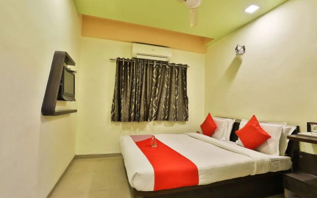 Hotel Santro By OYO Rooms