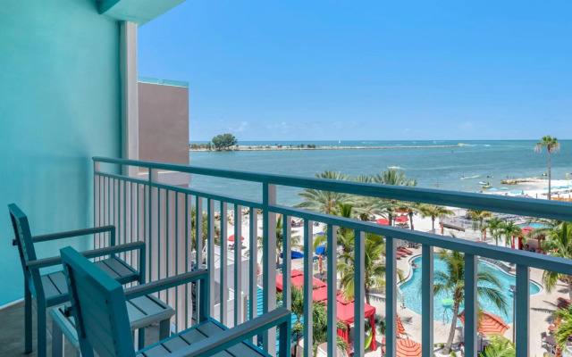 Winter the Dolphins Beach Club, Ascend Hotel Collection