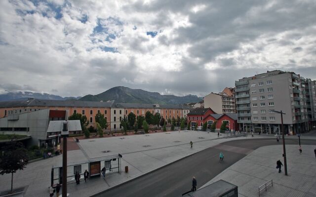 Annecy downtown, big one bedroom apartment