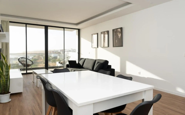 3 bdr aprt, best seaview, rooftop pool - LCGR