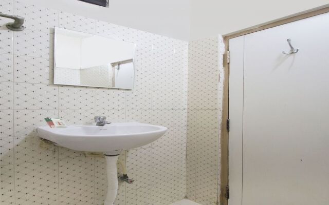 OYO 11321 Hotel Goutham Residency