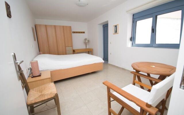 Family Holidays House Koutsouras by GHH