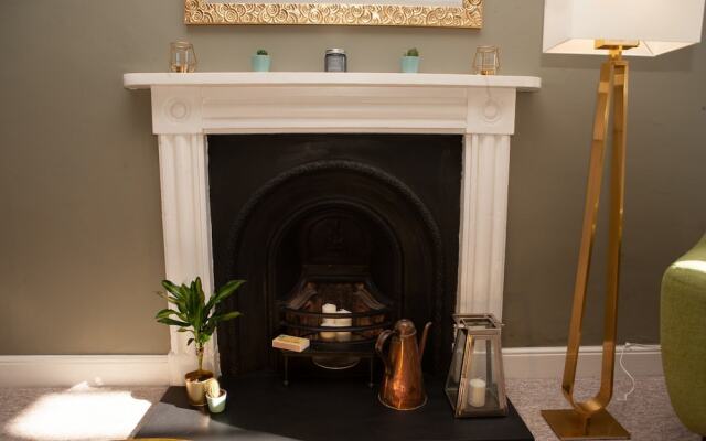 Elegant 1 Bedroom Georgian Flat in Bath