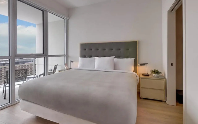 Level Chicago - River North