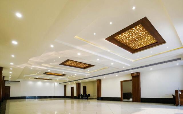 Pop 91505 Airport Hotel