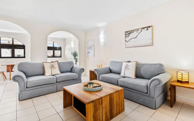 Salt Sand Retreat 1BR Resort Spa – Guest Rooms – Cairns