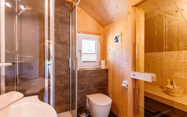 Lavish Chalet With Whirlpool