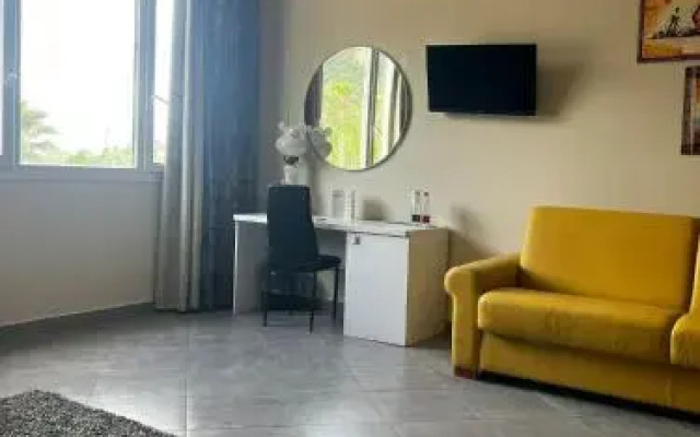 Hotel Saturday