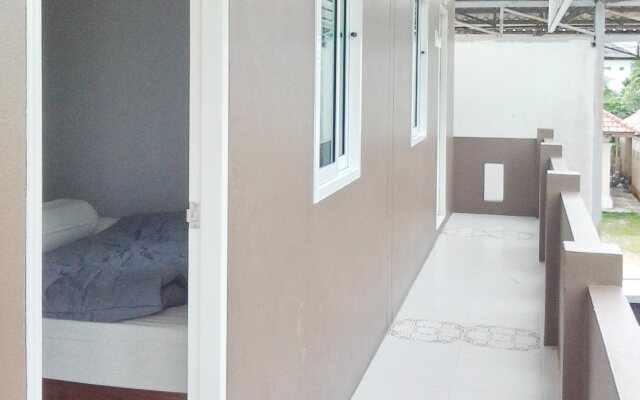 Aree Apartment
