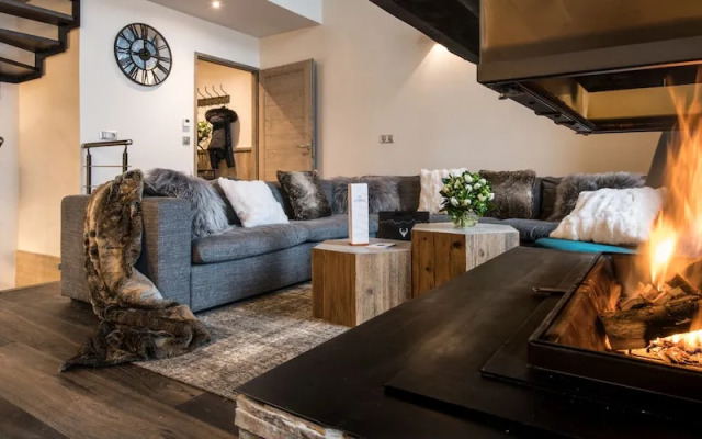 Yellowstone Lodge Chalet 3