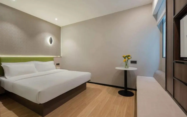 Rezen Select Hotel ( Olympic Sports Center Financial City)