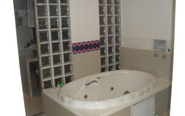 Kamiss Motel (Adult Only)