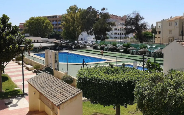 Nice Property With Shared Pool and Terrace