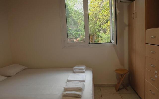 Seaside 5 Bedroom Spacious Villa close to airport