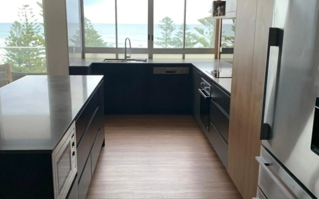 Pacific Regis Apartments