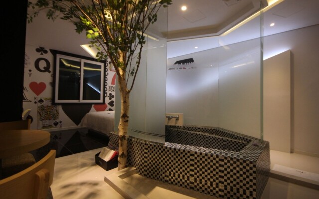 Aria Hotel