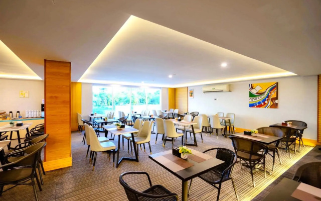 Ht9 Hotel