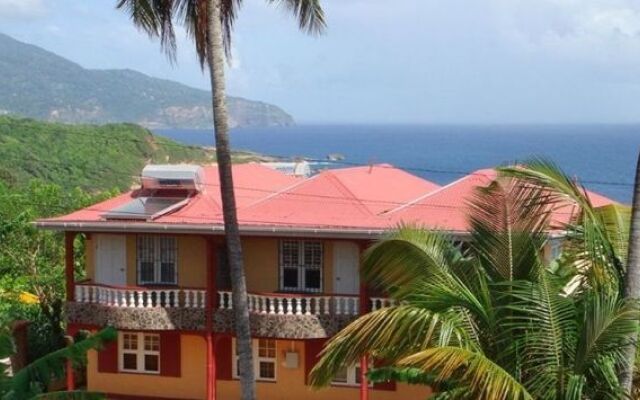 Dominica's Sea View Apartment