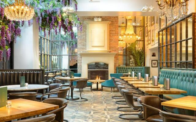 Black Ivy Hotel
