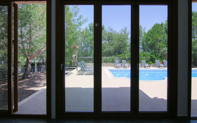 Phaedrus Living Luxury Villa Kathikas