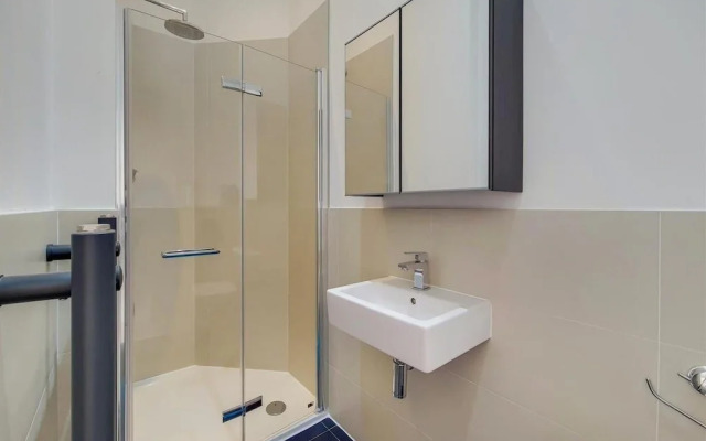 Luxurious 4-bedrooms Apartment in Central London