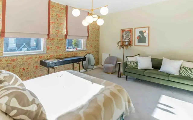 London Oasis - Spacious 4 Bedroom House