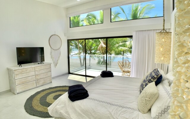 Modern Beachfront Paradise - Hermosa Palms 8 by RedAwning