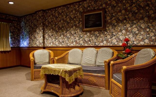 Sakol Grand Palace Hotel