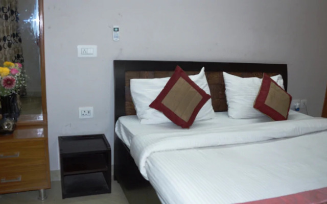 Maxfort Hospital Apartment