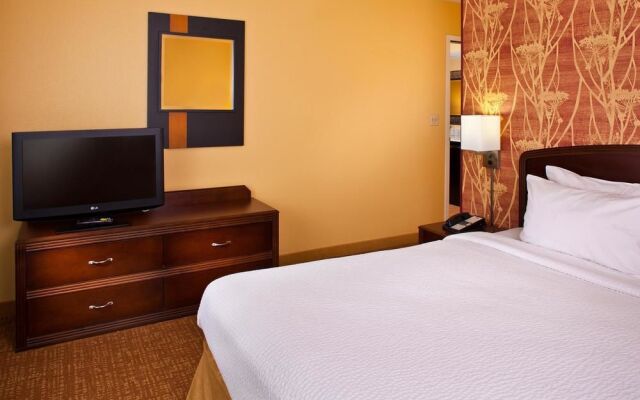 Courtyard Birmingham Colonnade/Grandview