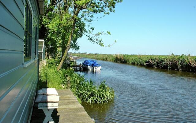 Quaint Holiday Home in Amsterdam near Lake