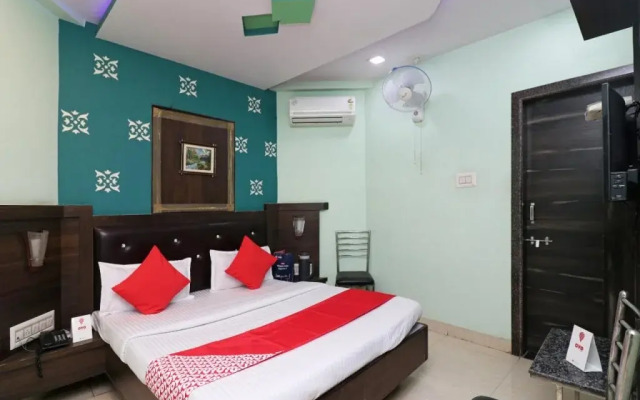 OYO 23166 Hotel Madani