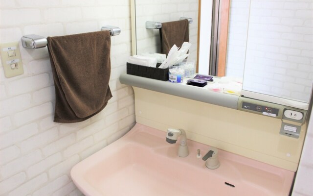 Terrace House Tsubokawa