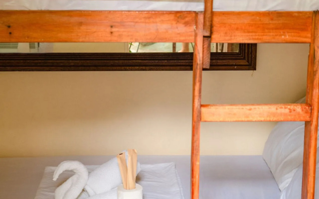 The Palms Resort & Bar