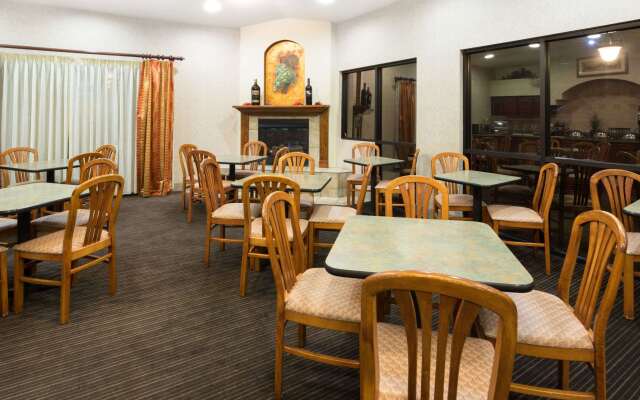 Hawthorn Suites by Wyndham Napa Valley