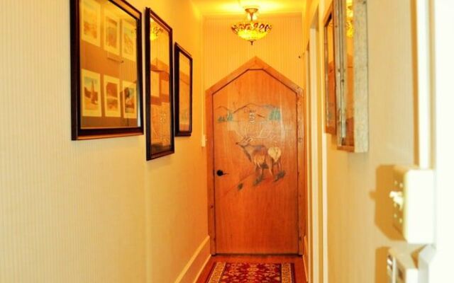 Victorian Inn & Carriage House