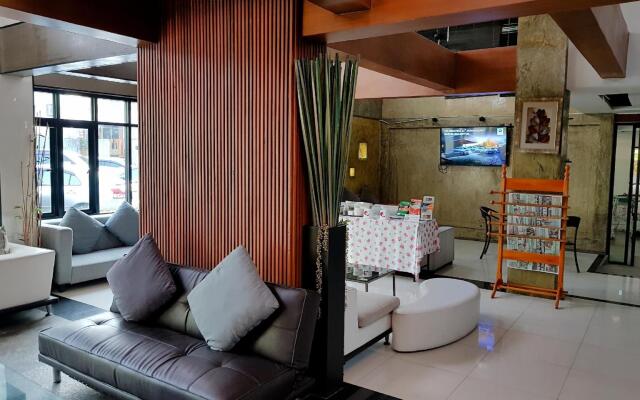 Izen Pure Budget Hotel & Residences