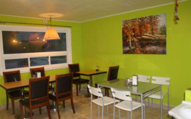 Advantage Inn