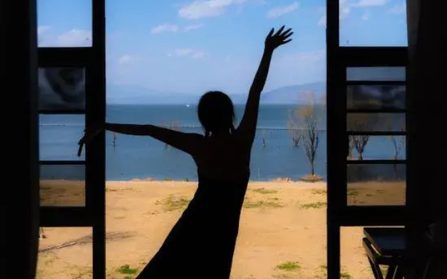 Dali City Qingfeng March All Seaview Famous Hotel