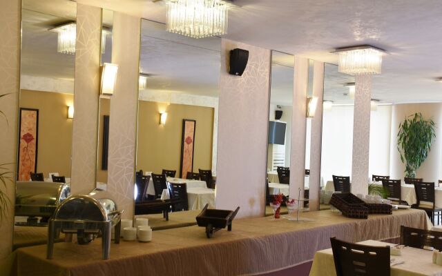 Al Murjan Palace Hotel