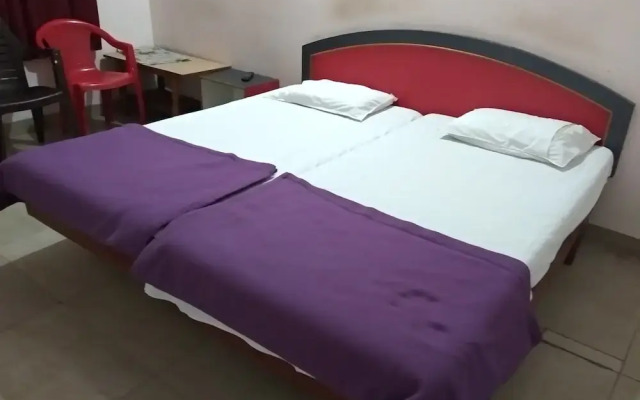 Iroomz Hotel Sagar Deluxe