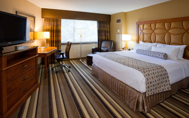 Crowne Plaza Minneapolis West by IHG