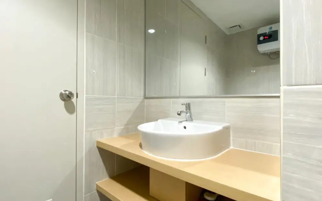 Comfort And Simply Design Studio At Vasanta Innopark Apartment