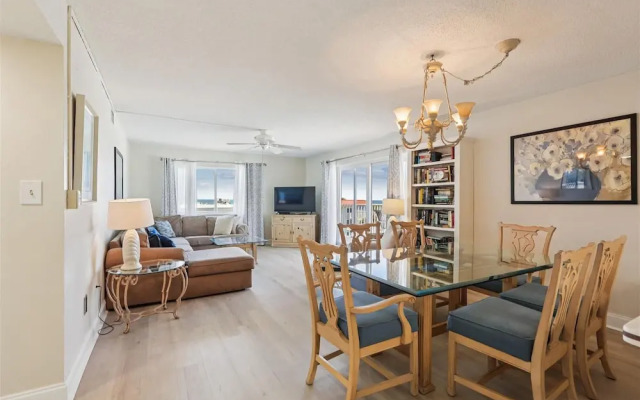 Oceanfront 3BR Condo: Gated, Breathtaking View