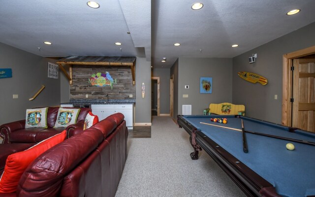 Footsteps from Fun 1 Bedroom House