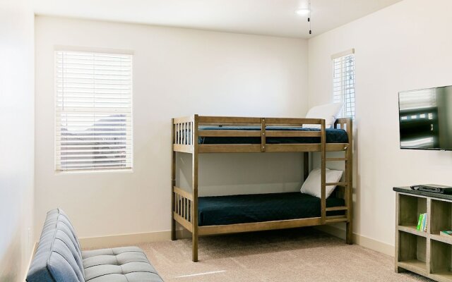 The St George Poolside Retreat By Redawning