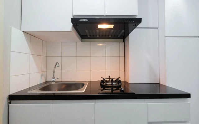 Modern White Studio At Springlake Summarecon Bekasi Apartment By Travelio