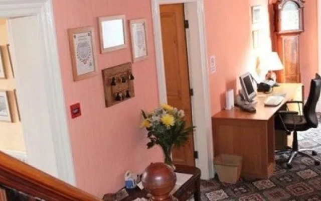 Warwick Lodge Guesthouse